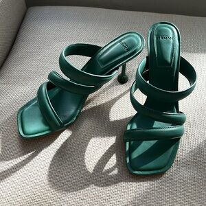 Alexandre Birman Green leather strappy heels